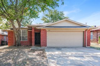 6810 Buenos Aires Drive, North Richland Hills, TX 76180