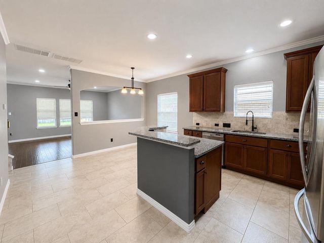 28547 Lockeridge Springs Drive, Spring, TX 77386