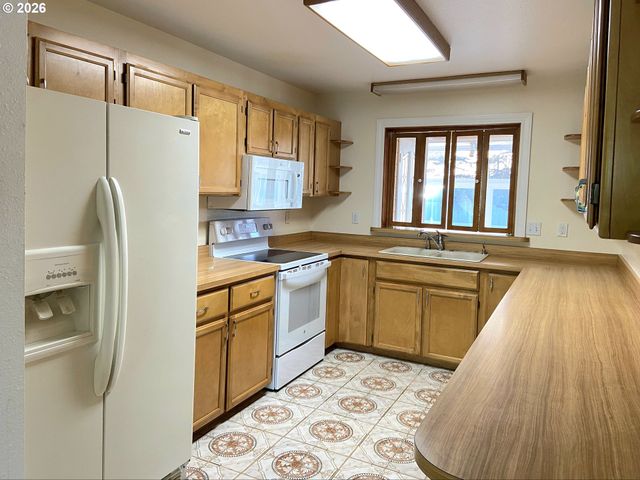 15482 MORRISON Ln, Brookings, OR 97415