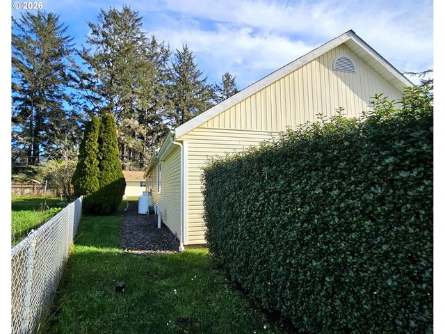 15482 MORRISON Ln, Brookings, OR 97415