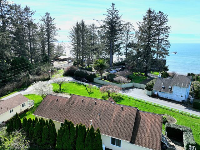 15482 MORRISON Ln, Brookings, OR 97415
