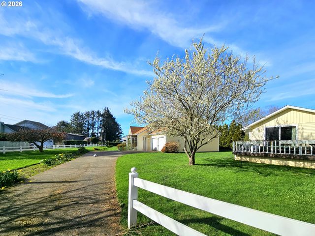 15482 MORRISON Ln, Brookings, OR 97415