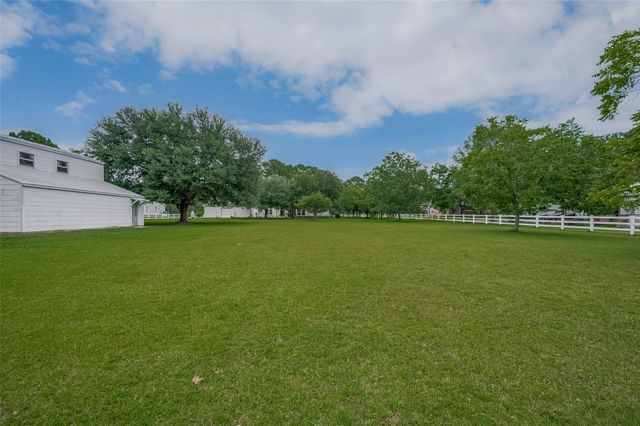 22102 Timber Ridge Drive, Magnolia, TX 77355