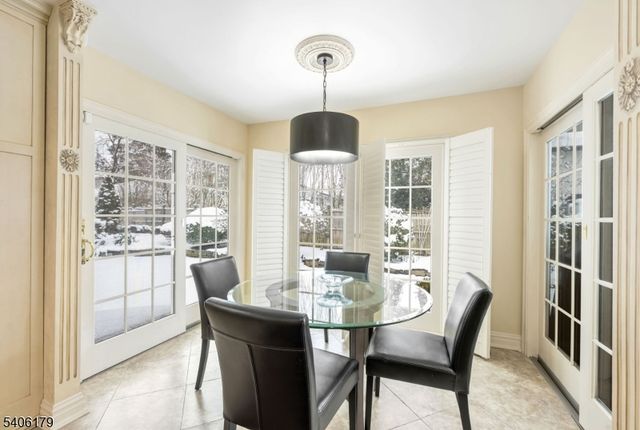 18 Vermont Dr, Paramus Boro, NJ 07652