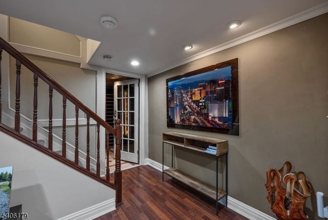 18 Vermont Dr, Paramus Boro, NJ 07652