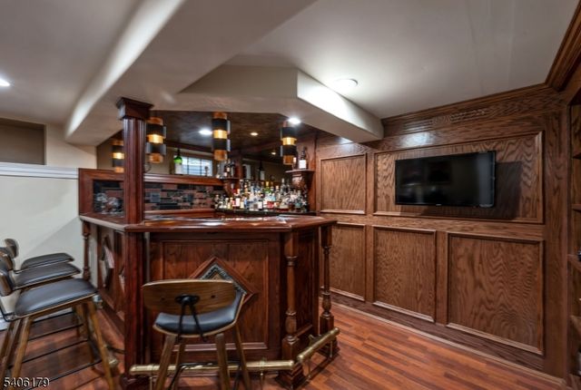 18 Vermont Dr, Paramus Boro, NJ 07652