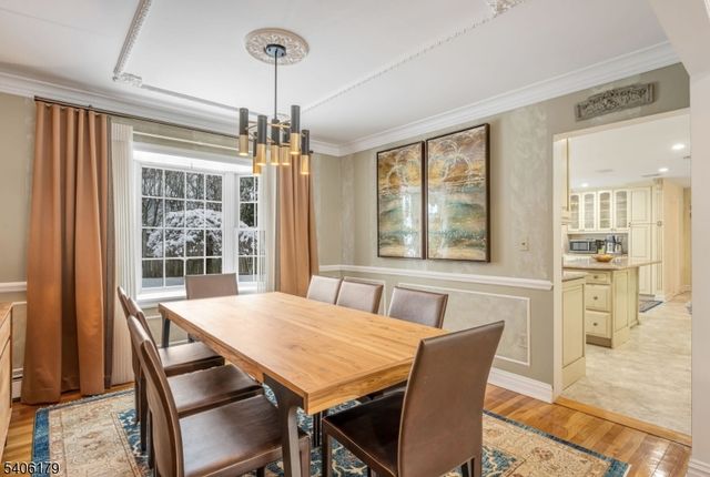 18 Vermont Dr, Paramus Boro, NJ 07652