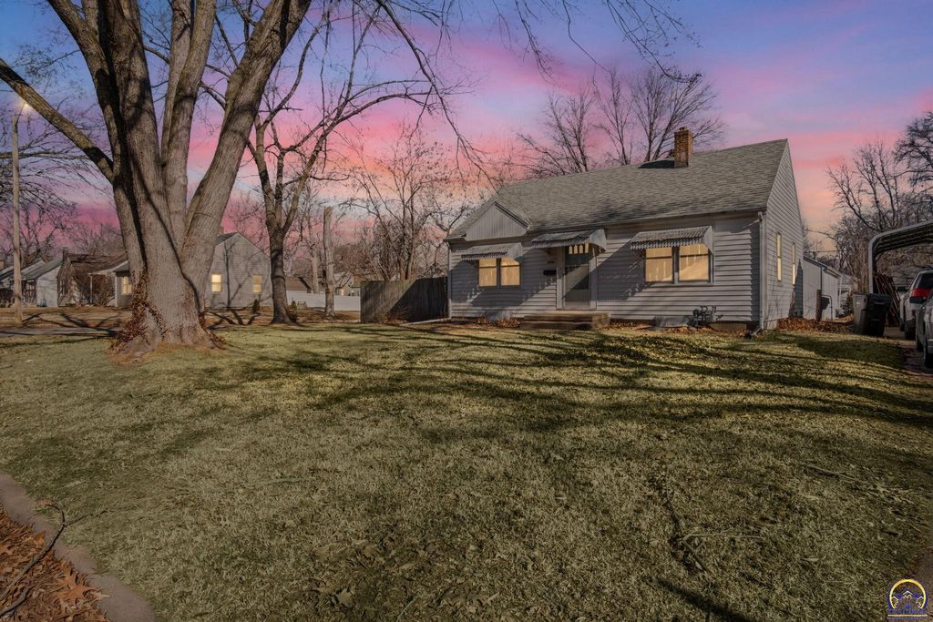 2000 SW Randolph AVE, Topeka, KS 66604