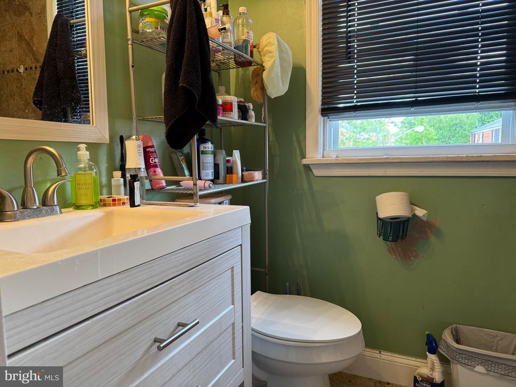 Image 16 of property listing at 2332 JAMESON ST, Temple Hills, MD 20748