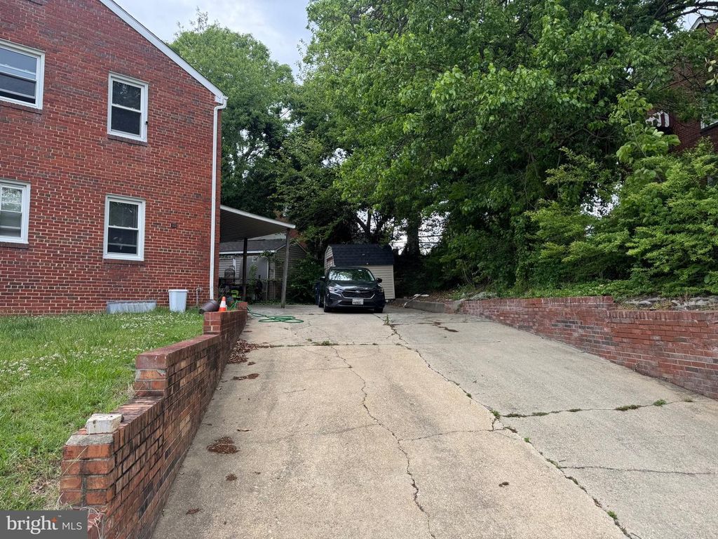 Image 19 of property listing at 2332 JAMESON ST, Temple Hills, MD 20748