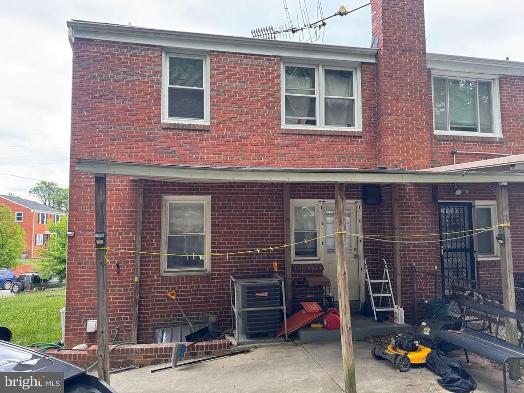 Image 20 of property listing at 2332 JAMESON ST, Temple Hills, MD 20748