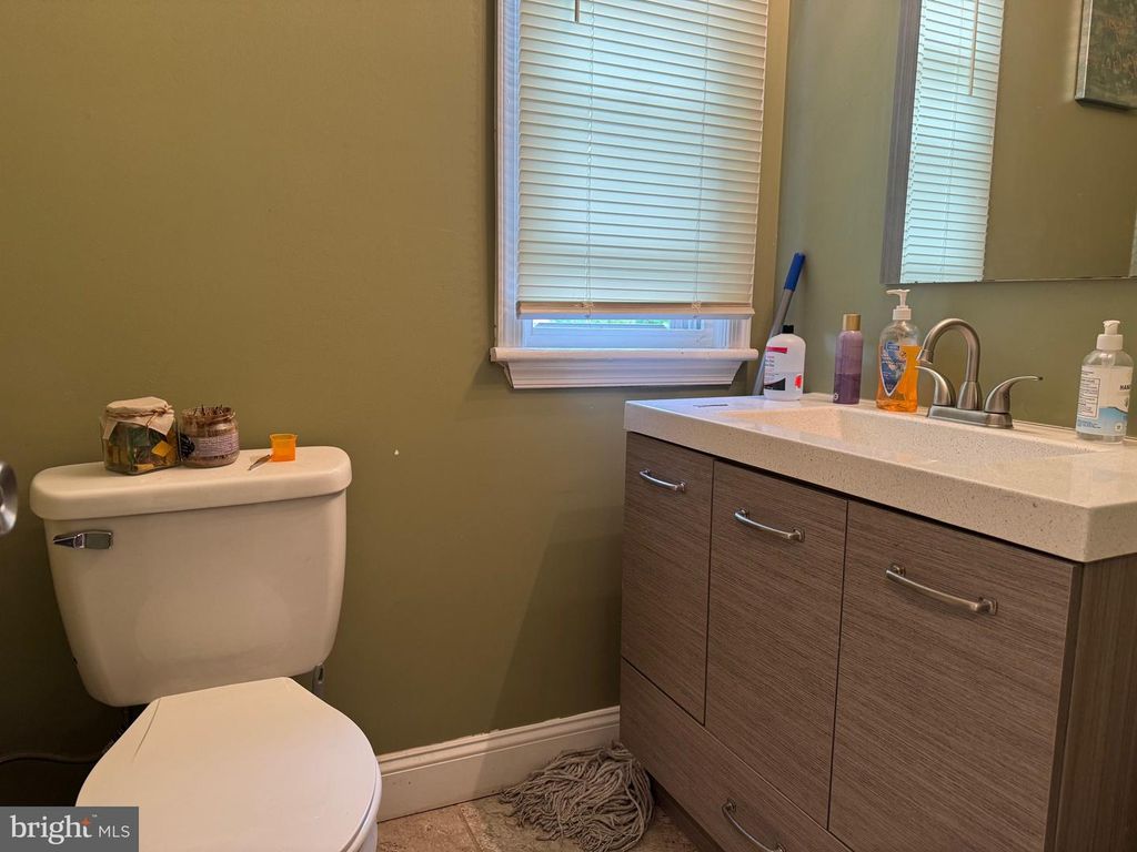 Image 9 of property listing at 2332 JAMESON ST, Temple Hills, MD 20748