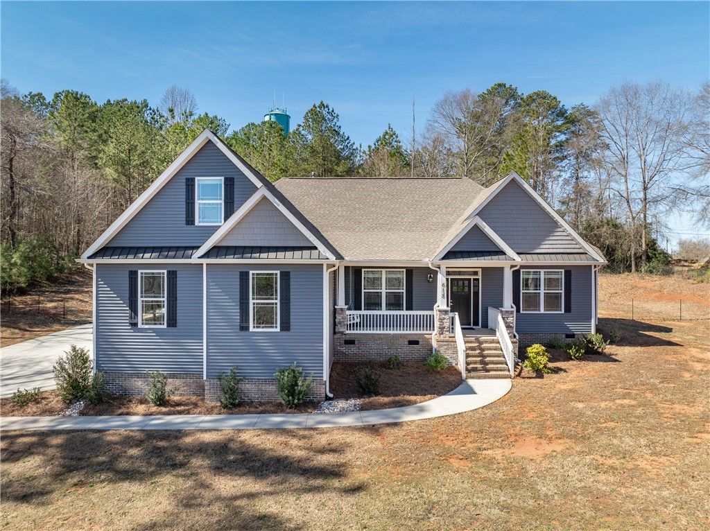 618 Motor Boat Way, Seneca, SC 29672