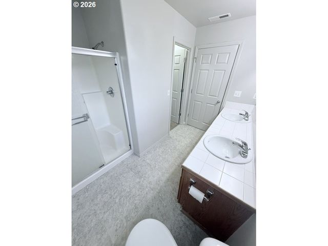 4220 Se RUSSELL St, Hillsboro, OR 97123