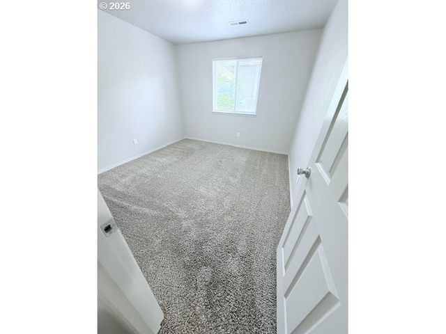 4220 Se RUSSELL St, Hillsboro, OR 97123