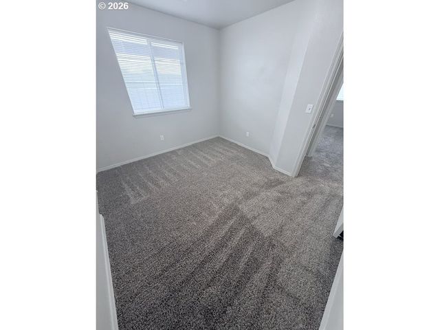 4220 Se RUSSELL St, Hillsboro, OR 97123