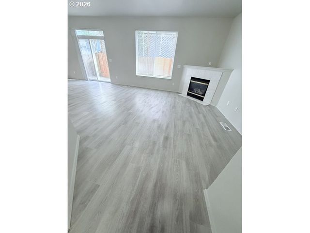4220 Se RUSSELL St, Hillsboro, OR 97123