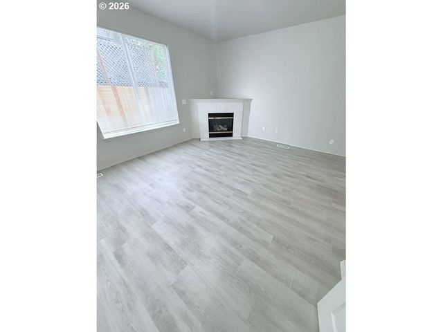 4220 Se RUSSELL St, Hillsboro, OR 97123