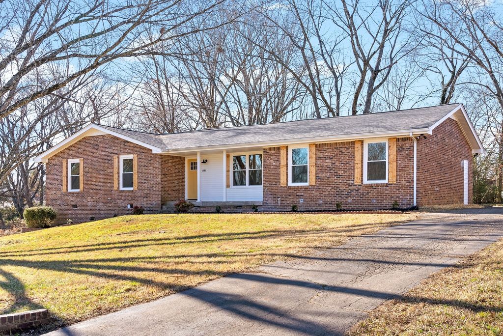 1581 Freestone Dr, Clarksville, TN 37042