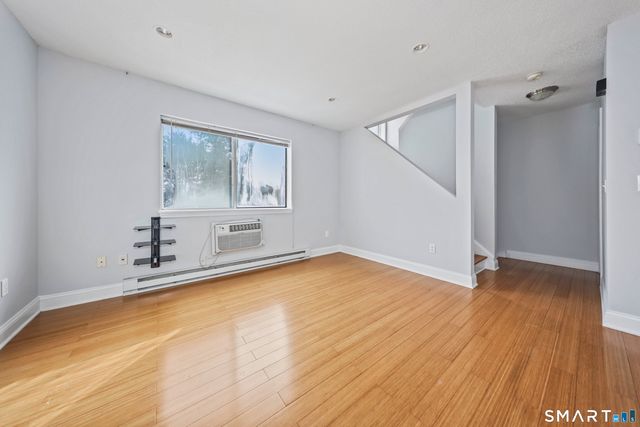 925 Oronoke Road 11D, Waterbury, CT 06708