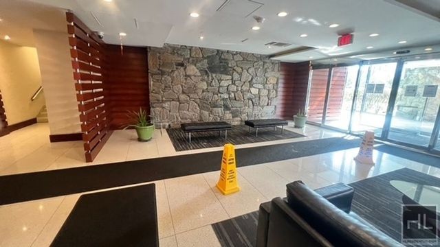 8710 51st Ave Apt 4N, New York City, NY 11373