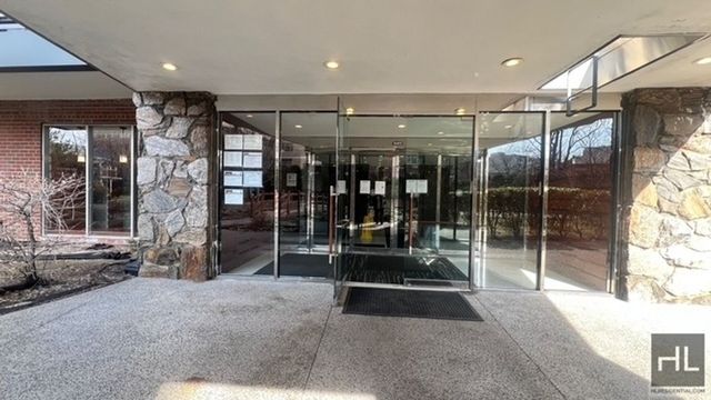 8710 51st Ave Apt 4N, New York City, NY 11373