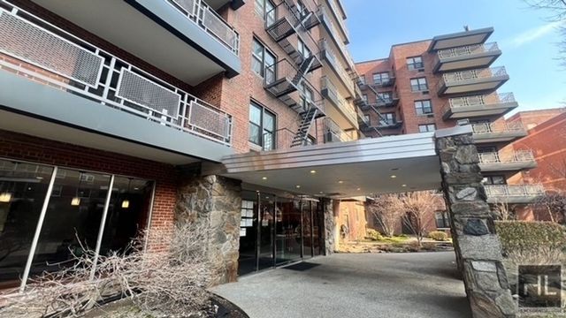8710 51st Ave Apt 4N, New York City, NY 11373