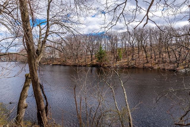 285 Colburn St, Dedham, MA 02026