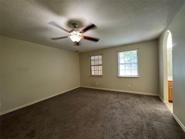 10482 Twin Circles Drive, Montgomery, TX 77356