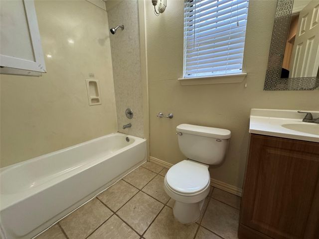 10482 Twin Circles Drive, Montgomery, TX 77356