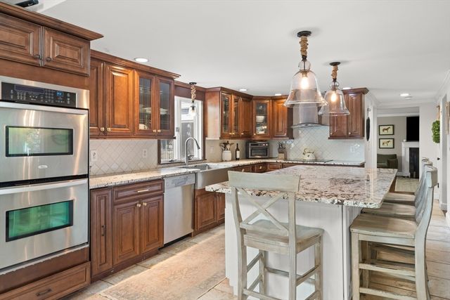 34 Roberts Rd, Boxford, MA 01921