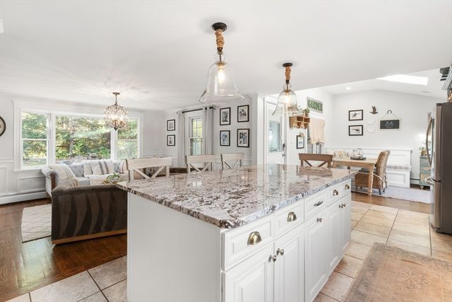34 Roberts Rd, Boxford, MA 01921
