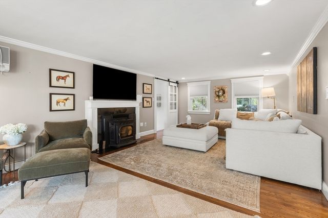 34 Roberts Rd, Boxford, MA 01921