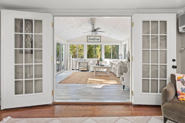 34 Roberts Rd, Boxford, MA 01921