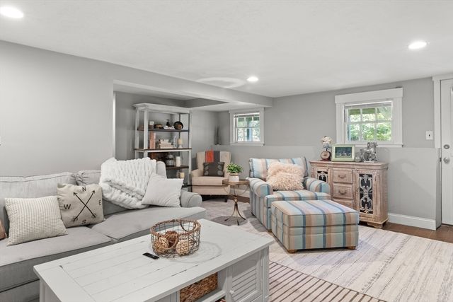 34 Roberts Rd, Boxford, MA 01921