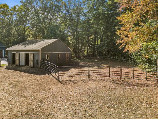 34 Roberts Rd, Boxford, MA 01921