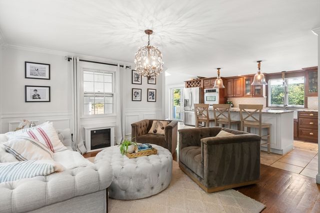 34 Roberts Rd, Boxford, MA 01921