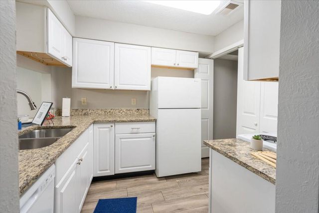 1819 Briarcreek Boulevard 21502 C, Houston, TX 77073