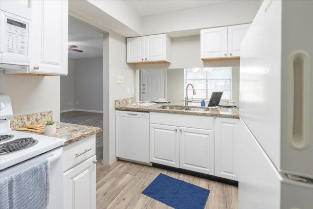 1819 Briarcreek Boulevard 21502 C, Houston, TX 77073
