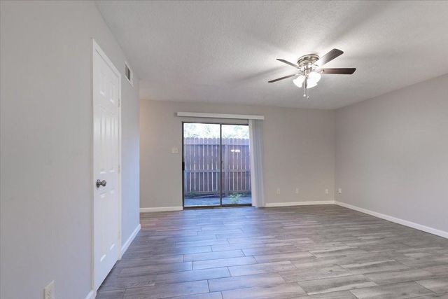 1819 Briarcreek Boulevard 21502 C, Houston, TX 77073