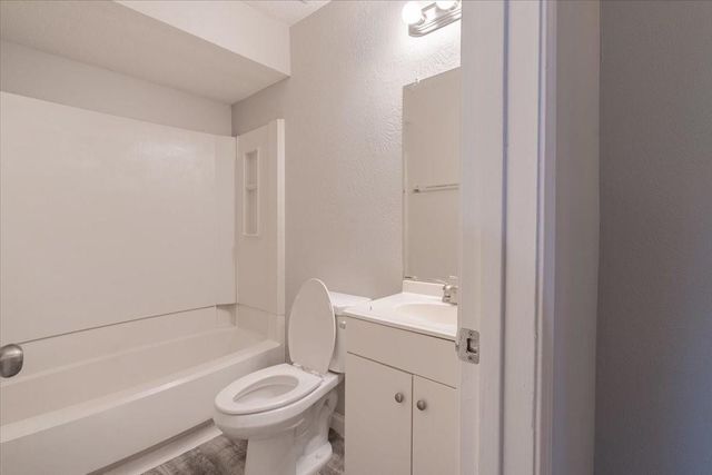 1819 Briarcreek Boulevard 21502 C, Houston, TX 77073