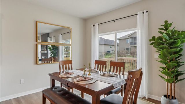 2979 Lake Hill Drive, Des Moines, IA 50320