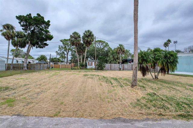 6836 EDGEWATER DRIVE, New Port Richey, FL 34652