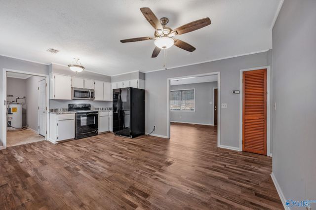 201 Roberts Avenue, Rainbow City, AL 35906