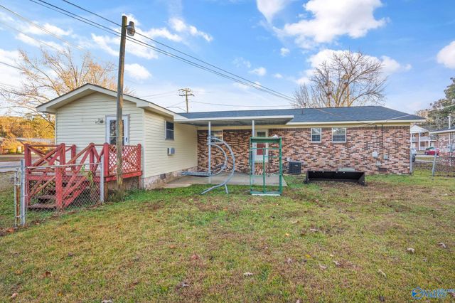 201 Roberts Avenue, Rainbow City, AL 35906