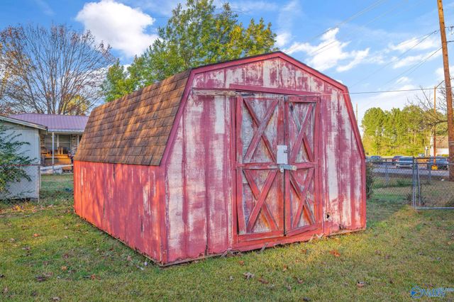 201 Roberts Avenue, Rainbow City, AL 35906