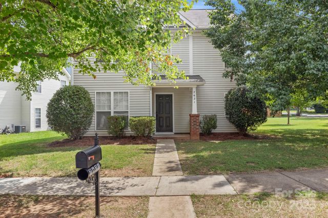 7621 Rolling Meadows Lane, Huntersville, NC 28078