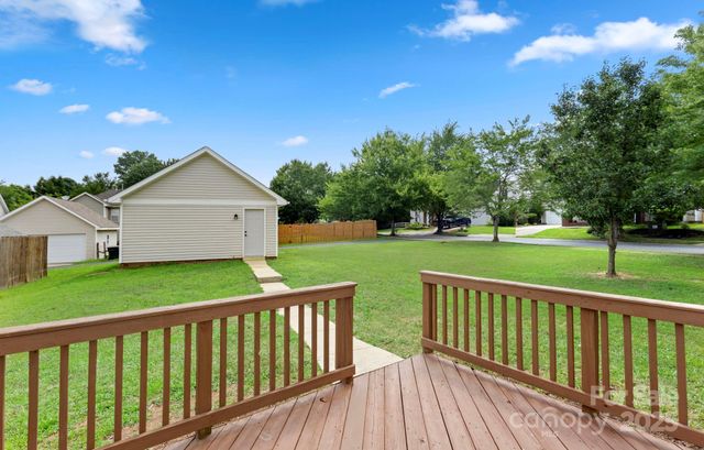 7621 Rolling Meadows Lane, Huntersville, NC 28078