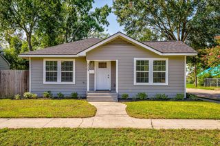 223 W Adoue Street, Baytown, TX 77520