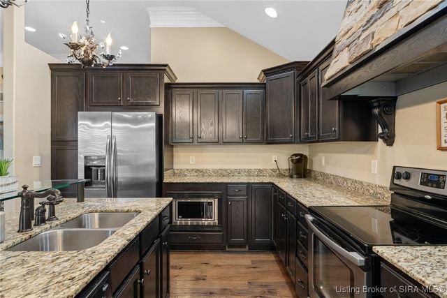 5445 Hawthorn Glen, Charlestown, IN 47111